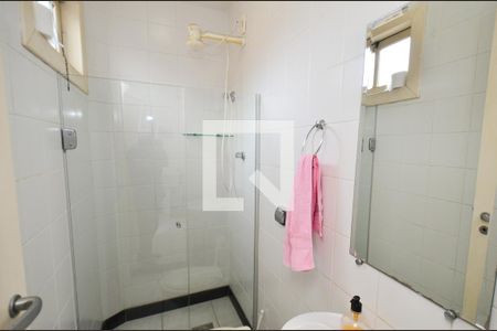 Casa à venda com 670m², 8 quartos e 8 vagas Casa à venda com 670m², 8 quartos e 8 vagasBanheiro serviço