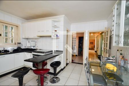 Casa à venda com 670m², 8 quartos e 8 vagas Casa à venda com 670m², 8 quartos e 8 vagasCozinha