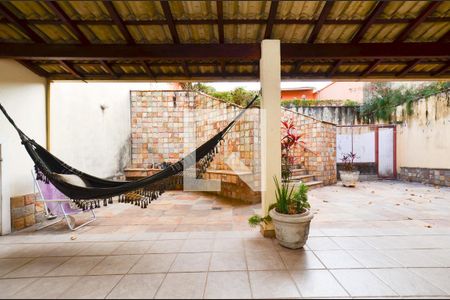 Casa à venda com 670m², 8 quartos e 8 vagas Casa à venda com 670m², 8 quartos e 8 vagasVaranda