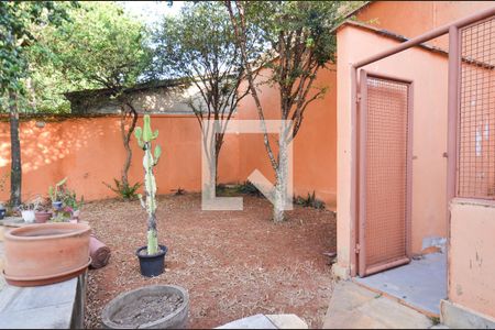 Casa à venda com 670m², 8 quartos e 8 vagas Casa à venda com 670m², 8 quartos e 8 vagasQuintal/ casa2