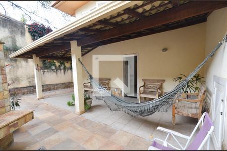 Casa à venda com 670m², 8 quartos e 8 vagas Casa à venda com 670m², 8 quartos e 8 vagasVaranda