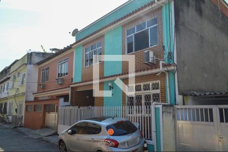 Casa de condomínio à venda com 174m², 3 quartos e 1 vaga Casa de condomínio à venda com 174m², 3 quartos e 1 vagaFachada