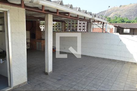 Casa de condomínio à venda com 174m², 3 quartos e 1 vaga Casa de condomínio à venda com 174m², 3 quartos e 1 vagaTerraço