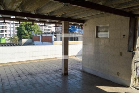 Casa de condomínio à venda com 174m², 3 quartos e 1 vaga Casa de condomínio à venda com 174m², 3 quartos e 1 vagaTerraço