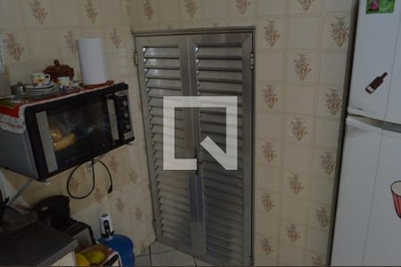 Casa de condomínio à venda com 174m², 3 quartos e 1 vaga Casa de condomínio à venda com 174m², 3 quartos e 1 vagaDispensa