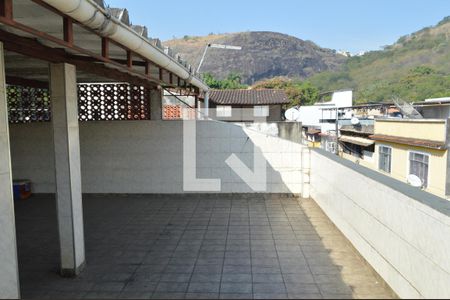 Casa de condomínio à venda com 174m², 3 quartos e 1 vaga Casa de condomínio à venda com 174m², 3 quartos e 1 vagaTerraço