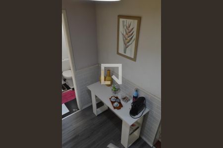 Casa de condomínio à venda com 174m², 3 quartos e 1 vaga Casa de condomínio à venda com 174m², 3 quartos e 1 vagaHall