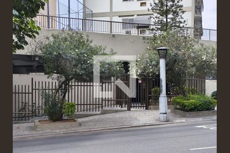 Apartamento à venda com 55m², 2 quartos e 1 vagaFachada e portaria