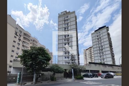 Apartamento à venda com 55m², 2 quartos e 1 vagaFachada e portaria