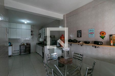 Casa à venda com 360m², 4 quartos e 6 vagasCozinha