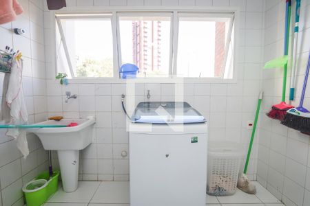 Apartamento para alugar com 240m², 4 quartos e 4 vagas Apartamento para alugar com 240m², 4 quartos e 4 vagasLavanderia