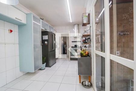 Apartamento para alugar com 240m², 4 quartos e 4 vagas Apartamento para alugar com 240m², 4 quartos e 4 vagasCozinha