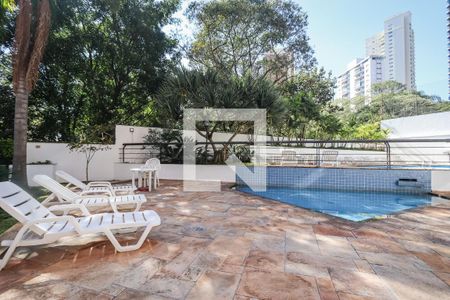 Apartamento para alugar com 240m², 4 quartos e 4 vagas Apartamento para alugar com 240m², 4 quartos e 4 vagasÁrea comum - Piscina