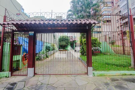 Casa à venda com 120m², 3 quartos e 2 vagas Casa à venda com 120m², 3 quartos e 2 vagasFachada
