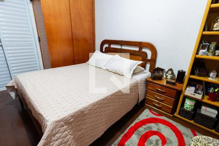 Casa à venda com 250m², 4 quartos e 4 vagas Casa à venda com 250m², 4 quartos e 4 vagasQuarto 3 - suíte com varanda