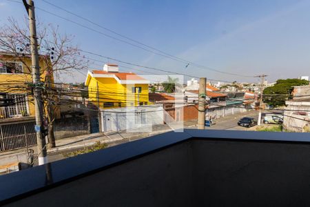 Casa à venda com 250m², 4 quartos e 4 vagas Casa à venda com 250m², 4 quartos e 4 vagasVaranda - vista