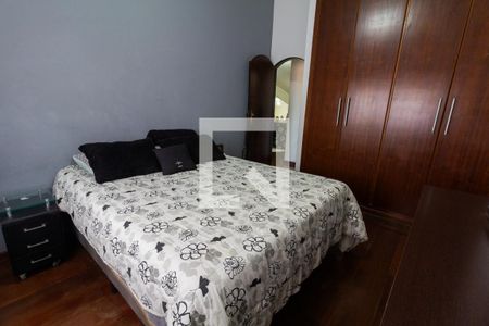Casa à venda com 250m², 4 quartos e 4 vagas Casa à venda com 250m², 4 quartos e 4 vagasQuarto 2