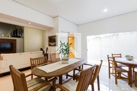Casa à venda com 250m², 4 quartos e 4 vagas Casa à venda com 250m², 4 quartos e 4 vagasSala de Jantar