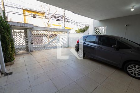 Casa à venda com 250m², 4 quartos e 4 vagas Casa à venda com 250m², 4 quartos e 4 vagasGaragem