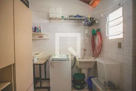 Casa à venda com 148m², 3 quartos e 3 vagas Casa à venda com 148m², 3 quartos e 3 vagasÁrea de Serviço