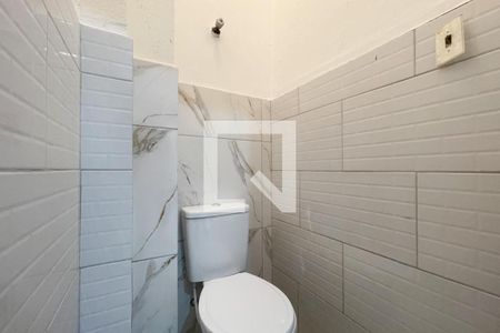 Apartamento à venda com 70m², 1 quarto e sem vaga Apartamento à venda com 70m², 1 quarto e sem vagaBanheiro de Serviço