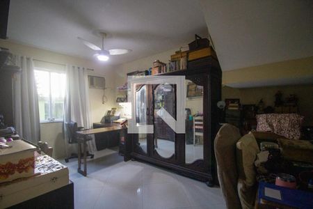 Casa de condomínio à venda com 200m², 4 quartos e 4 vagas Casa de condomínio à venda com 200m², 4 quartos e 4 vagasQuarto 3