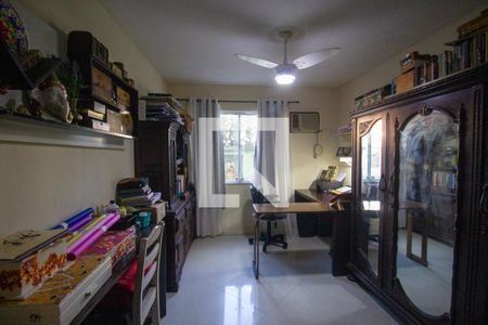 Casa de condomínio à venda com 200m², 4 quartos e 4 vagas Casa de condomínio à venda com 200m², 4 quartos e 4 vagasQuarto 3