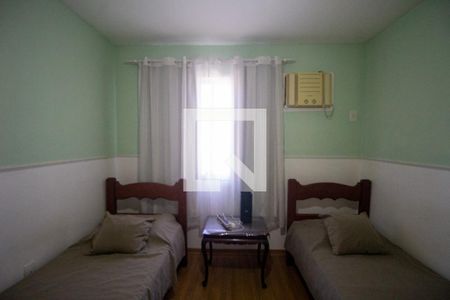 Casa de condomínio à venda com 200m², 4 quartos e 4 vagas Casa de condomínio à venda com 200m², 4 quartos e 4 vagasQuarto 2