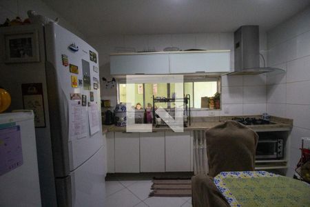 Casa de condomínio à venda com 200m², 4 quartos e 4 vagas Casa de condomínio à venda com 200m², 4 quartos e 4 vagasCozinha