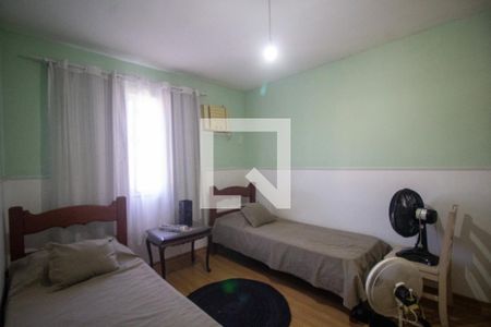 Casa de condomínio à venda com 200m², 4 quartos e 4 vagas Casa de condomínio à venda com 200m², 4 quartos e 4 vagasQuarto 2