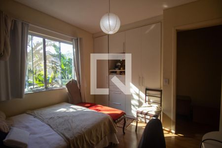 Casa de condomínio à venda com 200m², 4 quartos e 4 vagas Casa de condomínio à venda com 200m², 4 quartos e 4 vagasQuarto 1