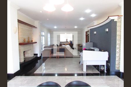 Casa à venda com 700m², 4 quartos e 6 vagasSala