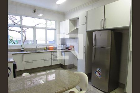 Casa à venda com 700m², 4 quartos e 6 vagasCozinha