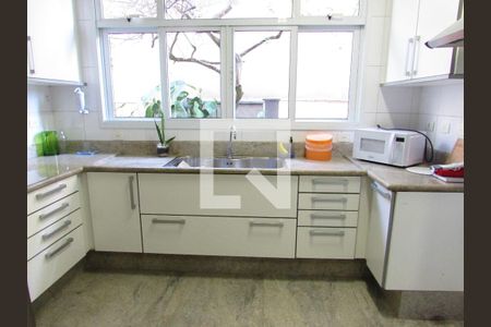 Casa à venda com 700m², 4 quartos e 6 vagasCozinha