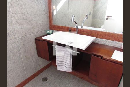 Casa à venda com 700m², 4 quartos e 6 vagasLavabo