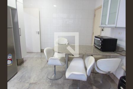 Casa à venda com 700m², 4 quartos e 6 vagasCozinha