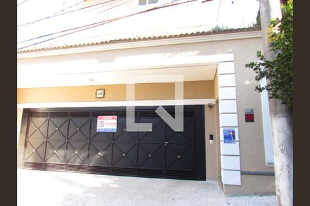 Casa à venda com 700m², 4 quartos e 6 vagasFachada