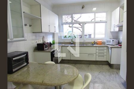 Casa à venda com 700m², 4 quartos e 6 vagasCozinha