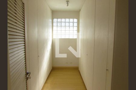 Casa à venda com 700m², 4 quartos e 6 vagasCloset da suíte 1