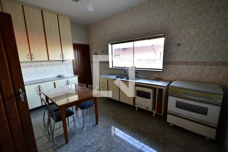 Casa à venda com 412m², 6 quartos e 4 vagasCozinha