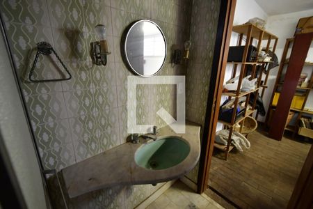 Casa à venda com 412m², 6 quartos e 4 vagasBanheiro de Serviço 2 - Suíte