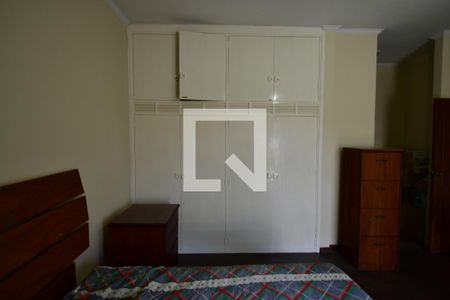 Casa à venda com 412m², 6 quartos e 4 vagasQuarto 3 - Suíte