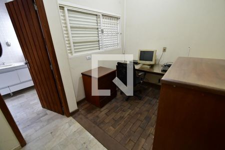 Casa à venda com 412m², 6 quartos e 4 vagasQuarto 4 - Suíte