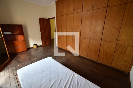 Casa à venda com 412m², 6 quartos e 4 vagasQuarto 2