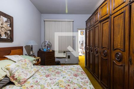 Casa à venda com 240m², 4 quartos e 4 vagas Casa à venda com 240m², 4 quartos e 4 vagasQuarto Suite