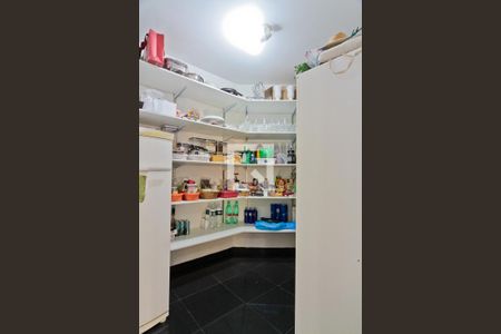 Casa para alugar com 450m², 4 quartos e 4 vagasDespensa