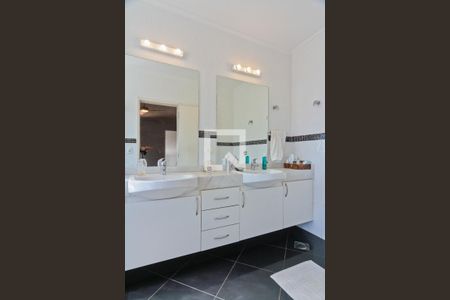 Casa para alugar com 450m², 4 quartos e 4 vagasBanheiro da Suíte 2