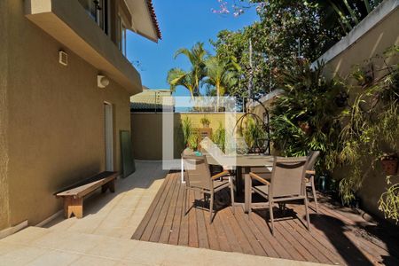 Casa para alugar com 450m², 4 quartos e 4 vagasÁrea externa