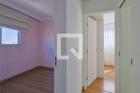 Corredor de apartamento para alugar com 2 quartos, 52m² em Fernão Dias, Belo Horizonte