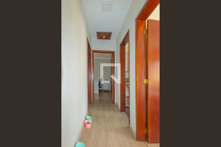 Casa à venda com 150m², 3 quartos e 1 vaga Casa à venda com 150m², 3 quartos e 1 vagaCorredor